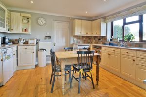 Kitchen/breakfast room- click for photo gallery